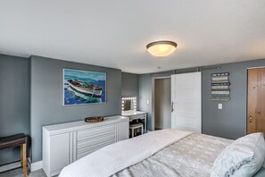 4 bedrooms, iron/ironing board, travel cot, free WiFi - Mermaid Bay Getaway on Lake Wissota (Chippewa Falls)