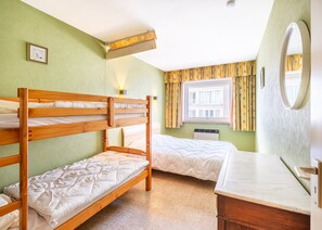 Apartment | 1 Schlafzimmer, individuell eingerichtet, Bügeleisen/Bügelbrett