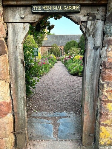 Modern Apartment in an 18th Century Cottage
