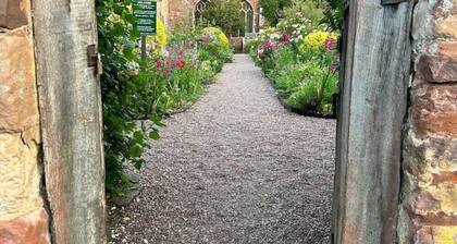 Modern Apartment in an 18th Century Cottage