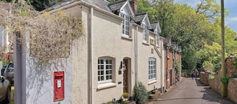 Modern Apartment in an 18th Century Cottage