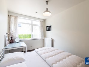 Apartment | 3 bedrooms, individually furnished, iron/ironing board - Oud Klooster 0001 Apartment in De Haan (De Haan)