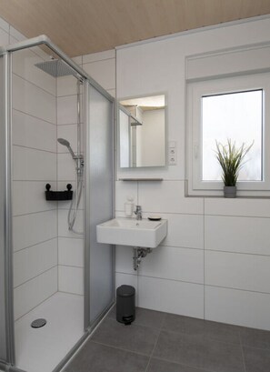 House | Bathroom - Elas Place Modern Retreat (Thür)