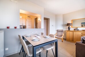 Apartment | Dining - Apartment in Belgium Near St-andre Dunes (Koksijde)
