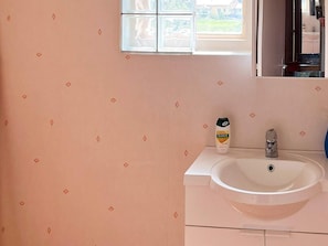 House | Bathroom - 6 Person Holiday Home in Vrigstad (Vrigstad)