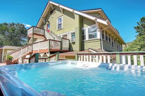 Tina de hidromasaje al aire libre