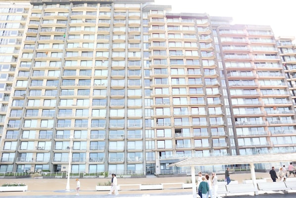 Apartment | Exterior - Studio in Nieuwpoort With Stunning Sea View (Nieuwpoort)