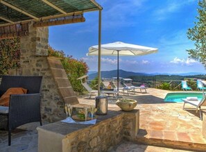 Pool - Villa Morotti Comfortable Holiday Residence (Montone)