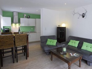 Dining - In the Rhein-mosel Holiday Home (Brodenbach)