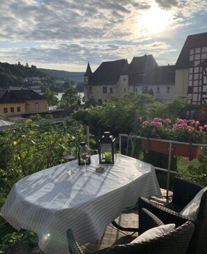 Dining - Holiday Apartment by the Pond (Kamp-Bornhofen)
