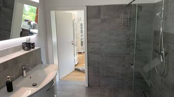 Apartment | Badezimmer | Handtücher