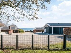 إطلالة على المياه