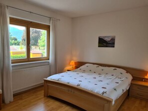 Hus | 4 soverom, individuelt innredet og strykejern/-brett