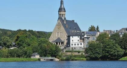Cottage by Lake in Vielsalm With Sauna