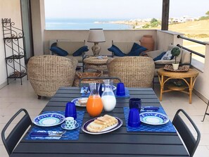 Apartment | Dining - Apartment With Garden in Resort With Pool (Isola di Capo Rizzuto)