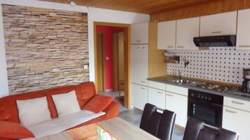 Apartment | Eigene Küche | Hochstuhl