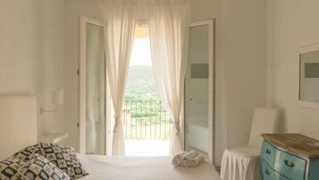 Rumah | 2 kamar tidur dan dilengkapi dengan perabotan berbeda-beda