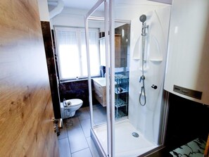 Apartment | Bathroom | Towels