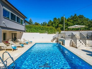 Villa | Alberca | Alberca al aire libre 
