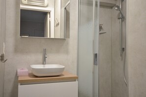Apartment | Bathroom