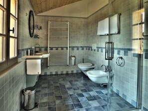 Apartment | Bathroom - Holiday Home Casa Nanda (Mombaruzzo)