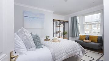 3 bedrooms, iron/ironing board, Internet, bed sheets