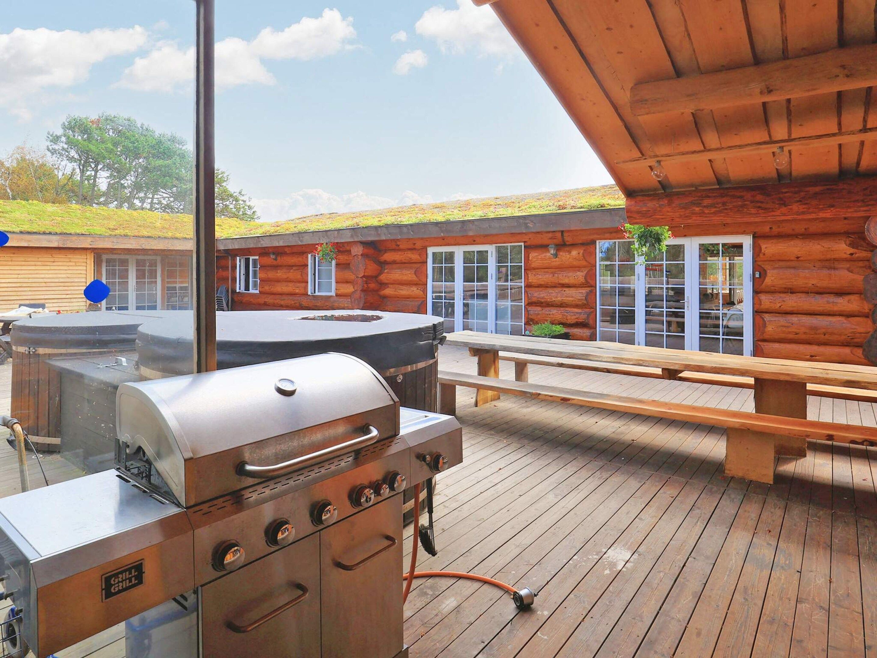 House | Outdoor dining