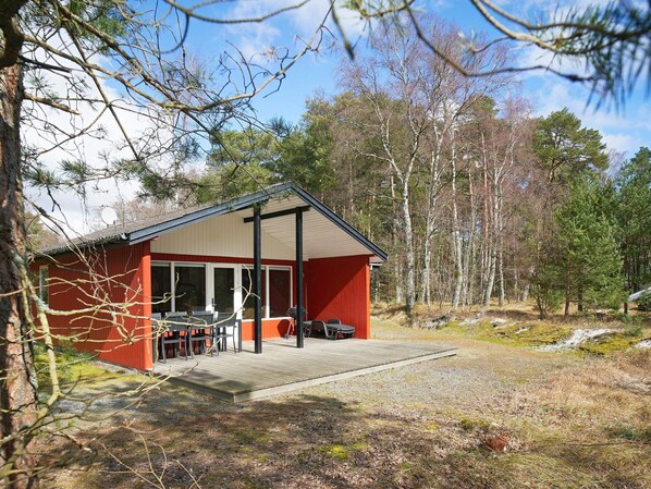Exterior - 6 Person Holiday Home in Aakirkeby (Akirkeby)