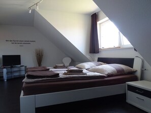 Apartment | 3 bedrooms, individually furnished - Holiday Home Uncle Otto (Breege)