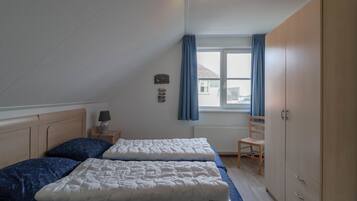 4 bedrooms, individually furnished, bed sheets