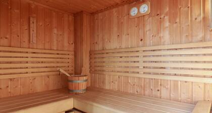 Spacious Villa in a Holiday Park in Makkum