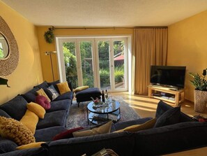 Living area - Unexpected-bochum Comfortable Vacation Home (Bochum)