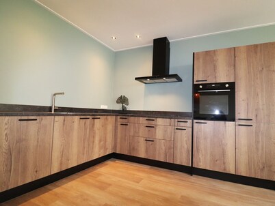 Villa in Leons With Sloop Rentals