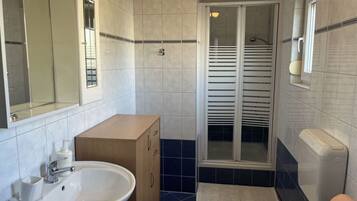House | Bathroom