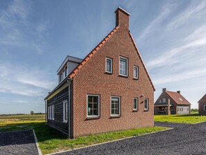 House | Exterior - Villa With hot tub and Sauna, on a Holiday Park (Ossenisse)