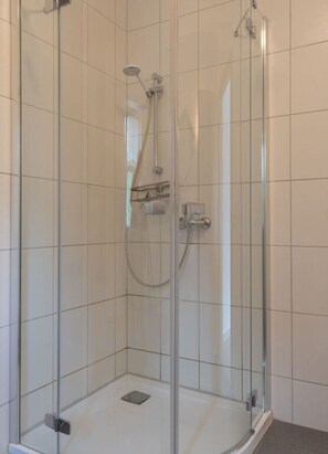 House | Bathroom - The Seagull House "little Nest" (Zempin)