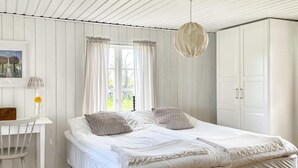 House | 2 bedrooms, individually furnished - 4 Person Holiday Home in Borgholm (Borgholm)
