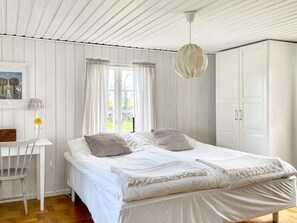 House | 2 bedrooms, individually furnished