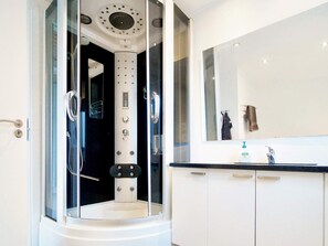 House | Bathroom - 6 Person Holiday Home in Jaegerspris (Jægerspris)