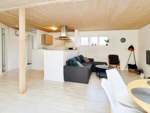 House | Dining - 6 Person Holiday Home in Jaegerspris (Jægerspris)