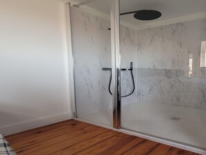 House | Bathroom