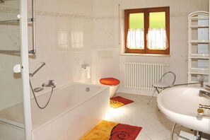 Apartment | Bathroom | Towels - Holiday Apartment Ferienhof Benz (Kappelrodeck)
