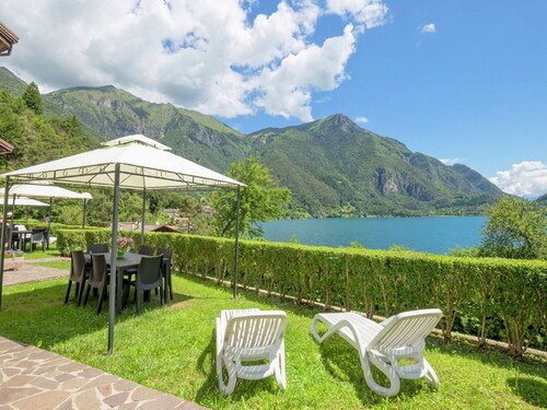 Belvilla by OYO Lake-view Holiday Home With Garden