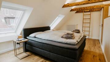 House | 3 bedrooms, individually furnished, iron/ironing board