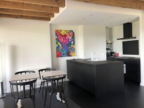 Dining - Élégant Appartement Contemporain Dans une Authentique Maison de Vigneron (Charnay-lès-Mâcon)