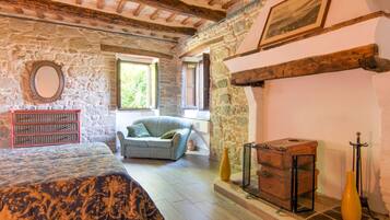 Nhà | 4 phòng ngủ, trang bị nội thất với thiết kế riêng biệt