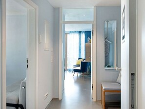 1 bedroom, individually furnished, iron/ironing board - Bodensee-apartment Seesucht No 86 (Bodman-Ludwigshafen)
