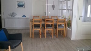 Dining - Jurgensen Modern Retreat (Steinbergkirche)