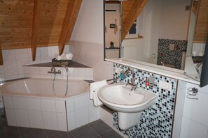 Apartment | Badezimmer