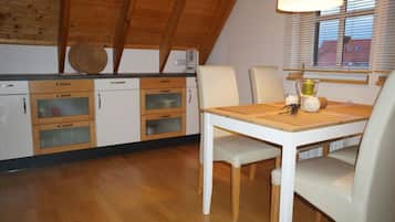 Apartment | Dining